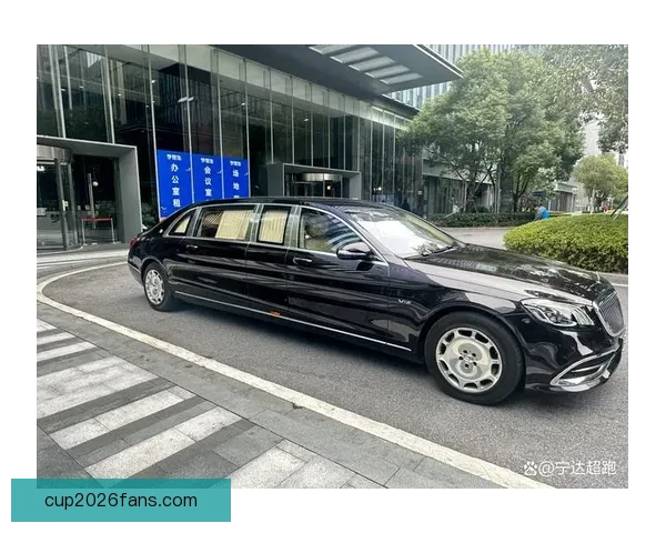 詹姆斯定制迈巴赫S680豪华亮相专属Logo细节展现极致奢华